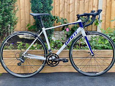 Giant Defy 4 Alluxx/carbon Road Racing 